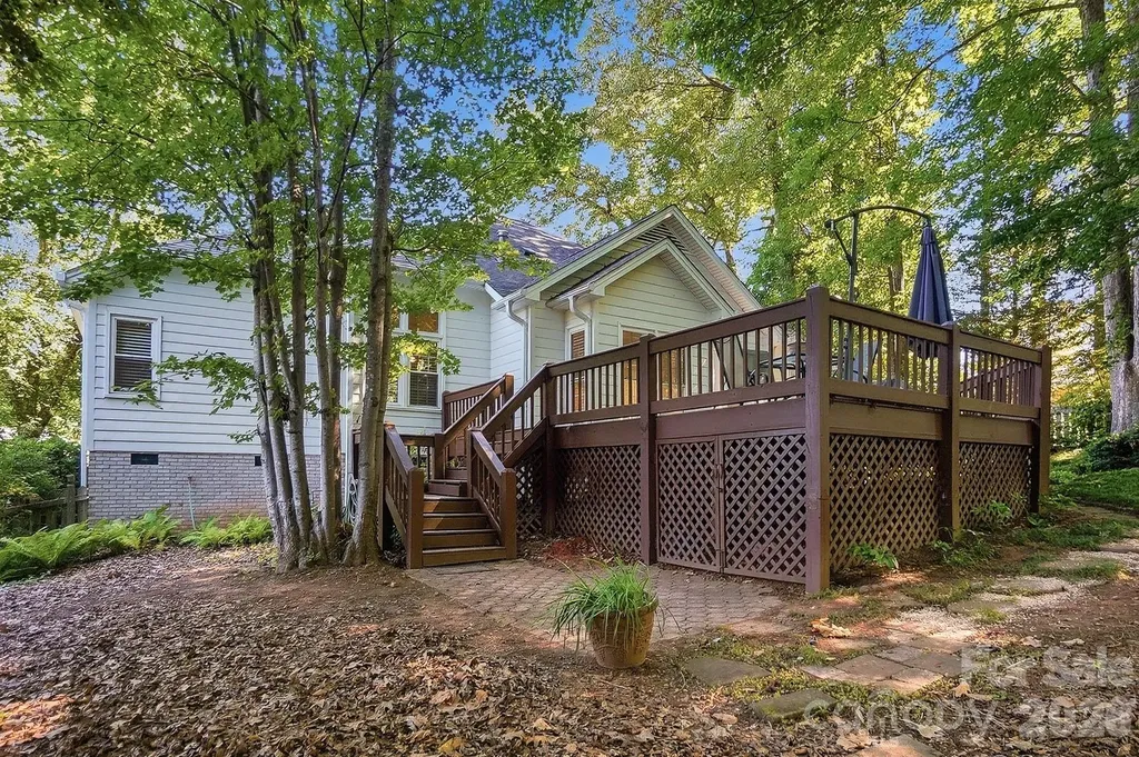 1506 Village Court Gastonia NC 28054