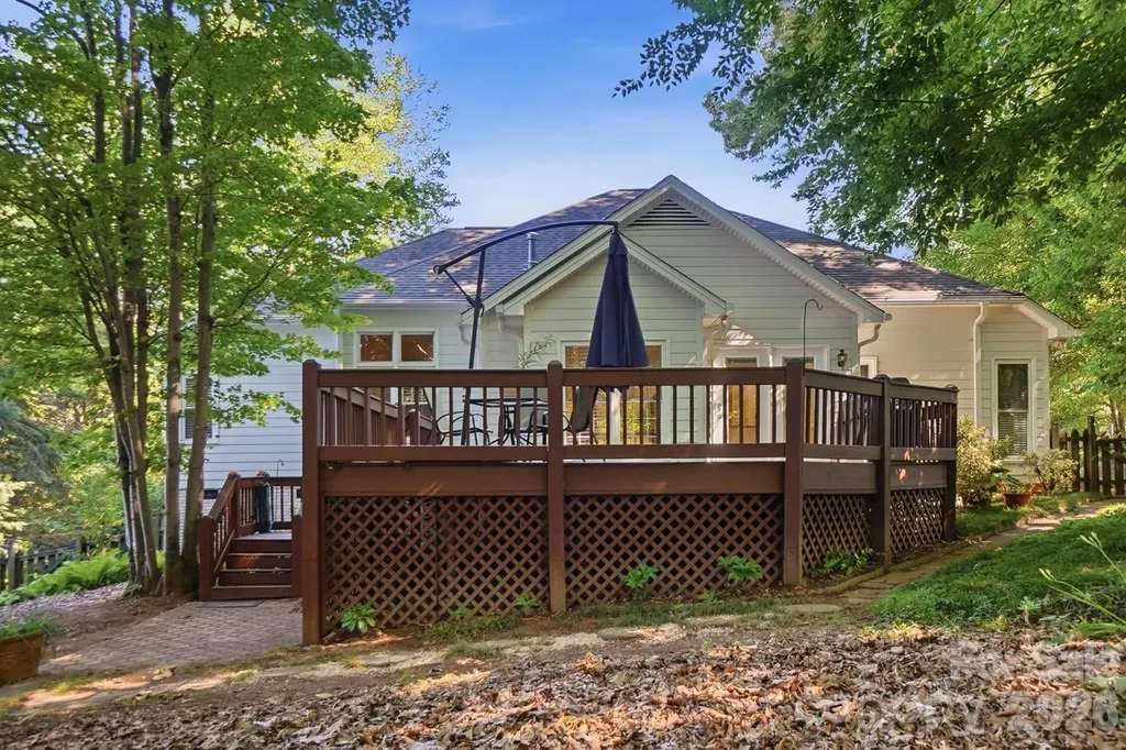 1506 Village Court Gastonia NC 28054