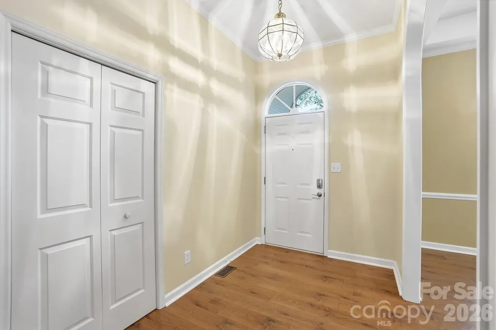 1506 Village Court Gastonia NC 28054