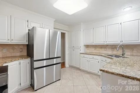 1506 Village Court Gastonia NC 28054