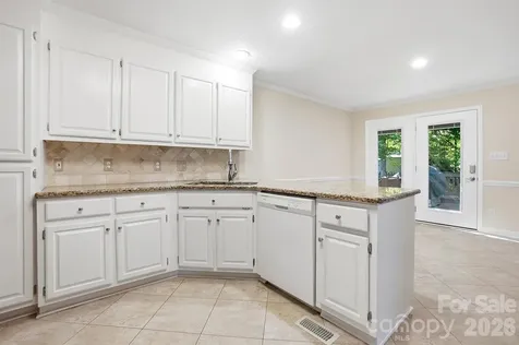 1506 Village Court Gastonia NC 28054