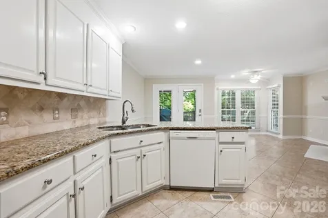 1506 Village Court Gastonia NC 28054