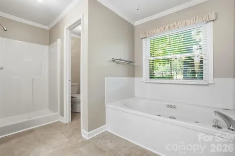 1506 Village Court Gastonia NC 28054