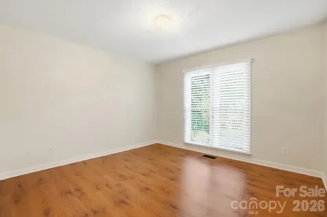 1506 Village Court Gastonia NC 28054