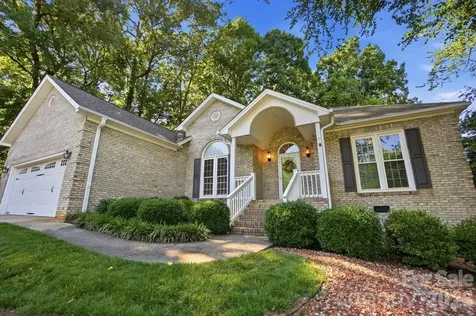 1506 Village Court Gastonia NC 28054