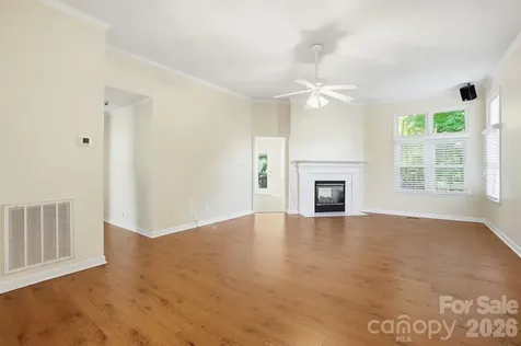 1506 Village Court Gastonia NC 28054