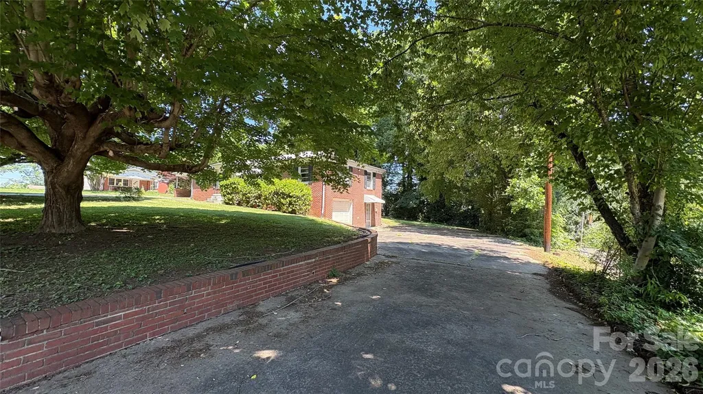 150 31st Avenue NW Hickory NC 28601