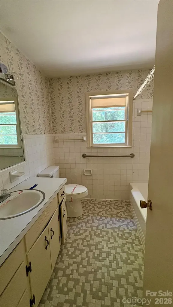 150 31st Avenue NW Hickory NC 28601