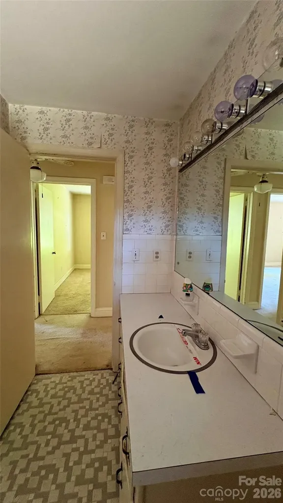 150 31st Avenue NW Hickory NC 28601