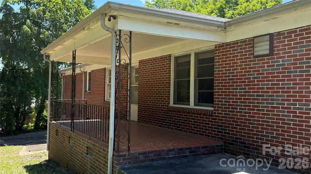 150 31st Avenue NW Hickory NC 28601