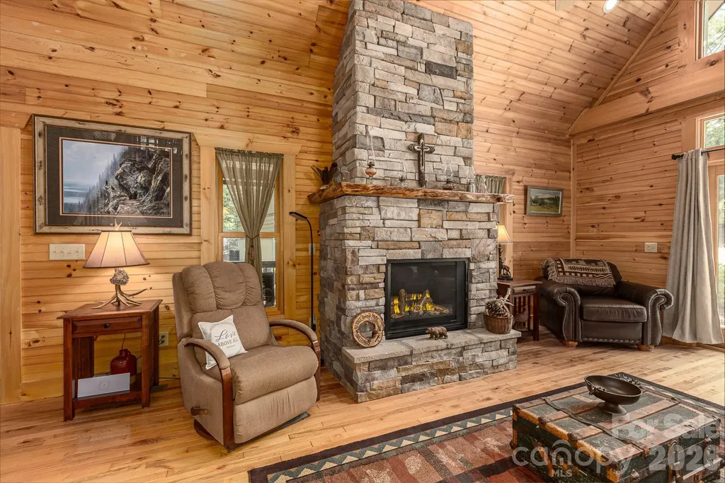 68 Woodgate Trail Nebo NC 28751