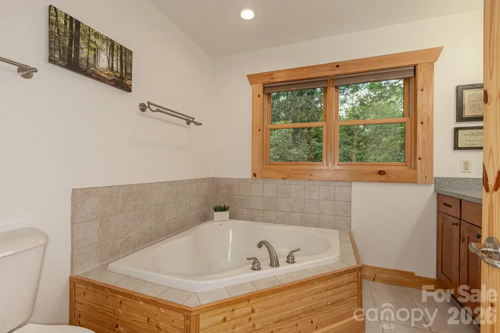 68 Woodgate Trail Nebo NC 28751