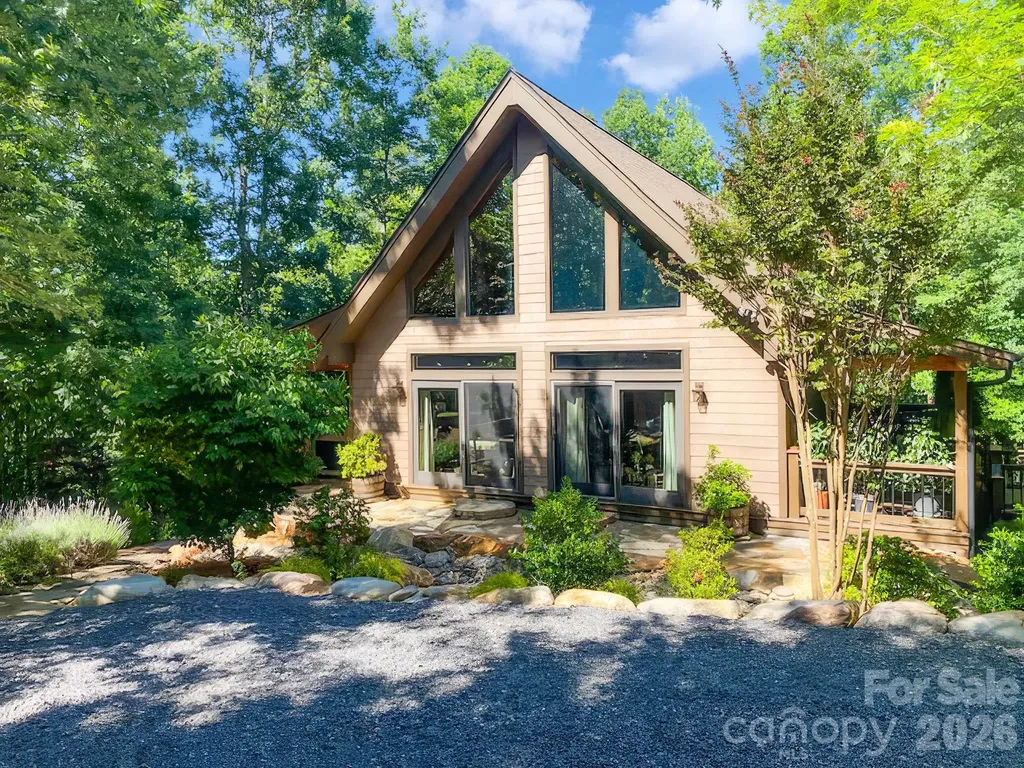 68 Woodgate Trail Nebo NC 28751