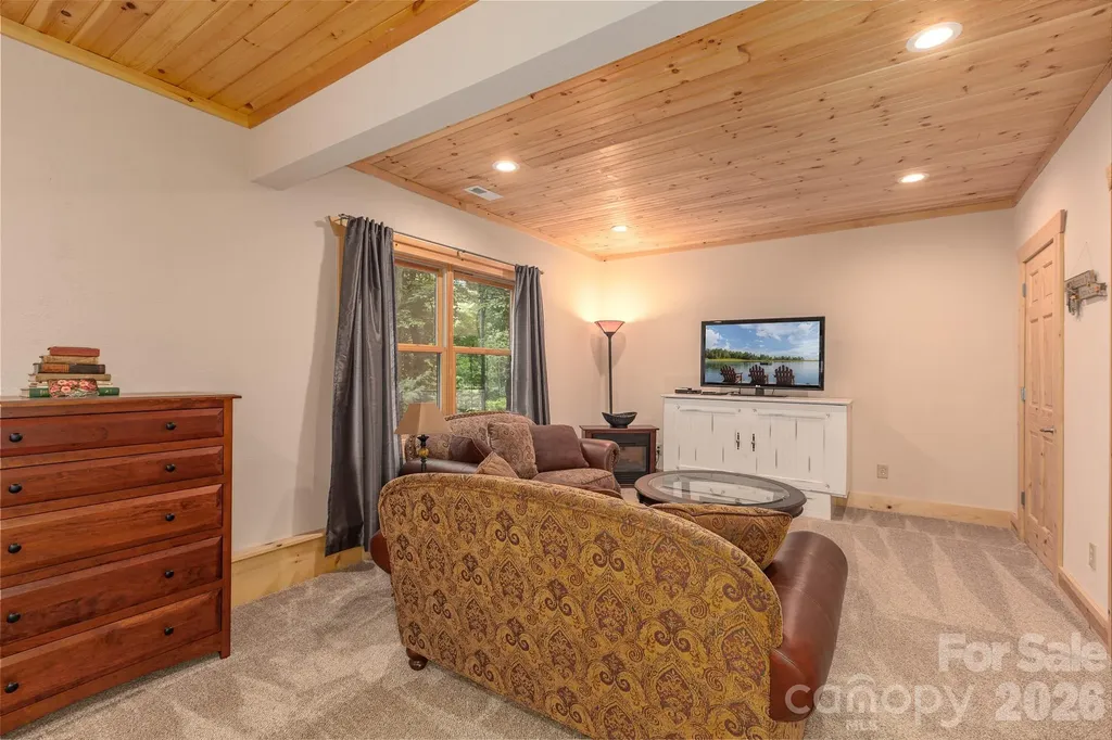 68 Woodgate Trail Nebo NC 28751