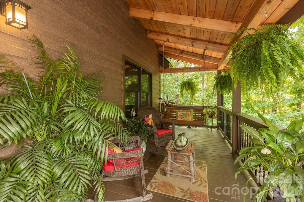 68 Woodgate Trail Nebo NC 28751