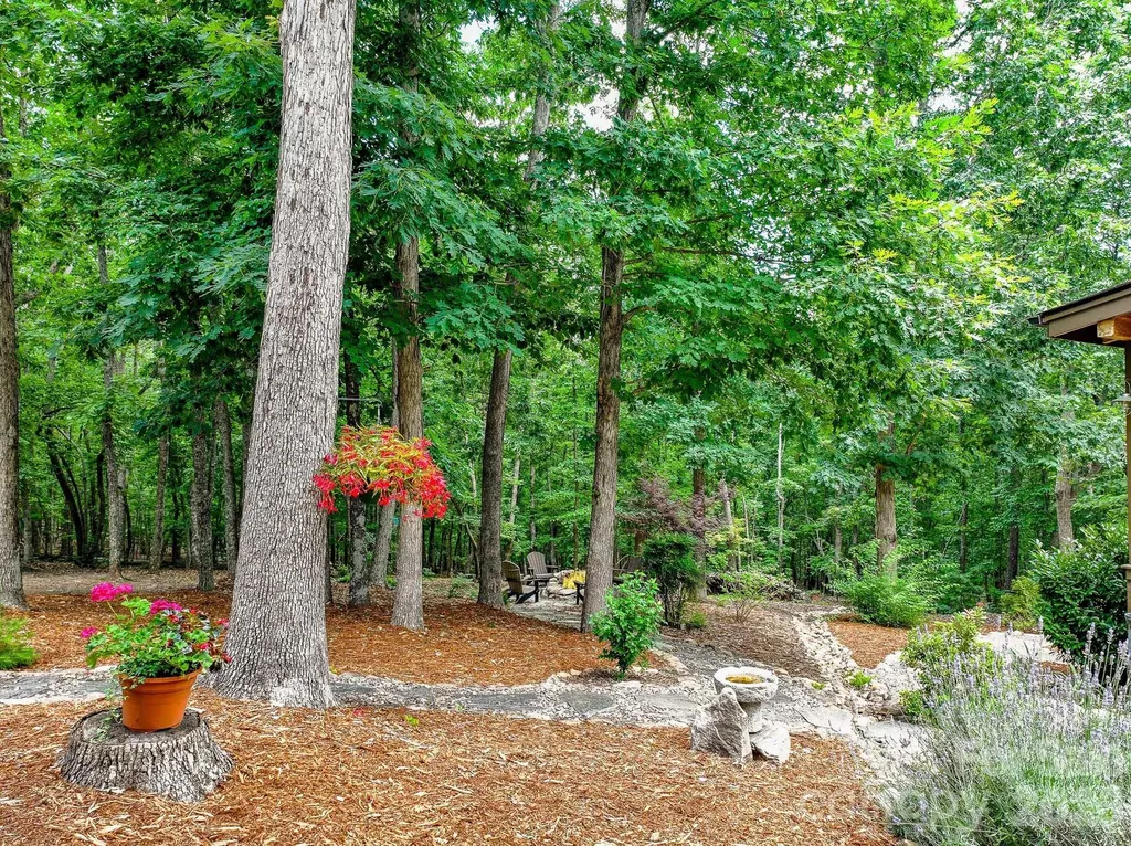 68 Woodgate Trail Nebo NC 28751