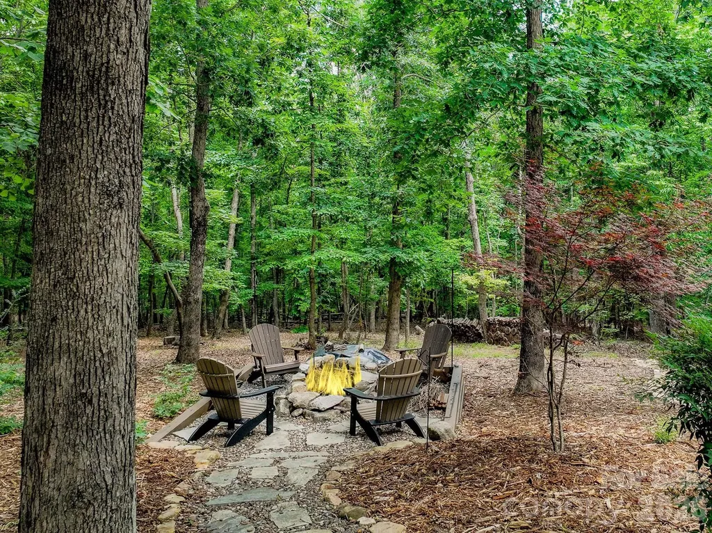 68 Woodgate Trail Nebo NC 28751