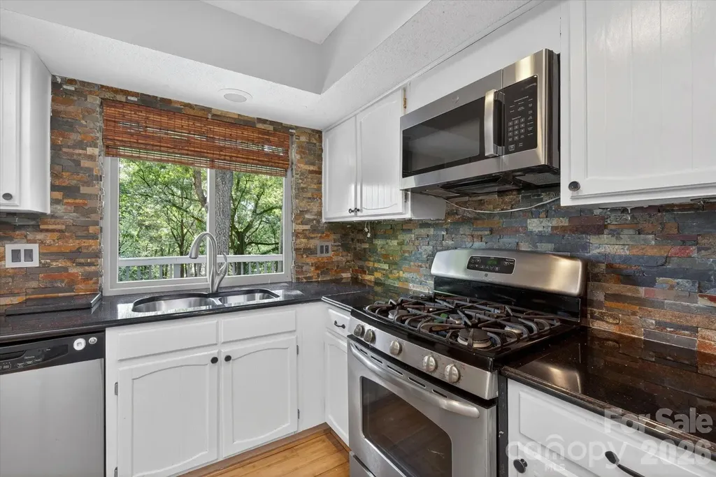 7611 Robin Crest Road Charlotte NC 28226