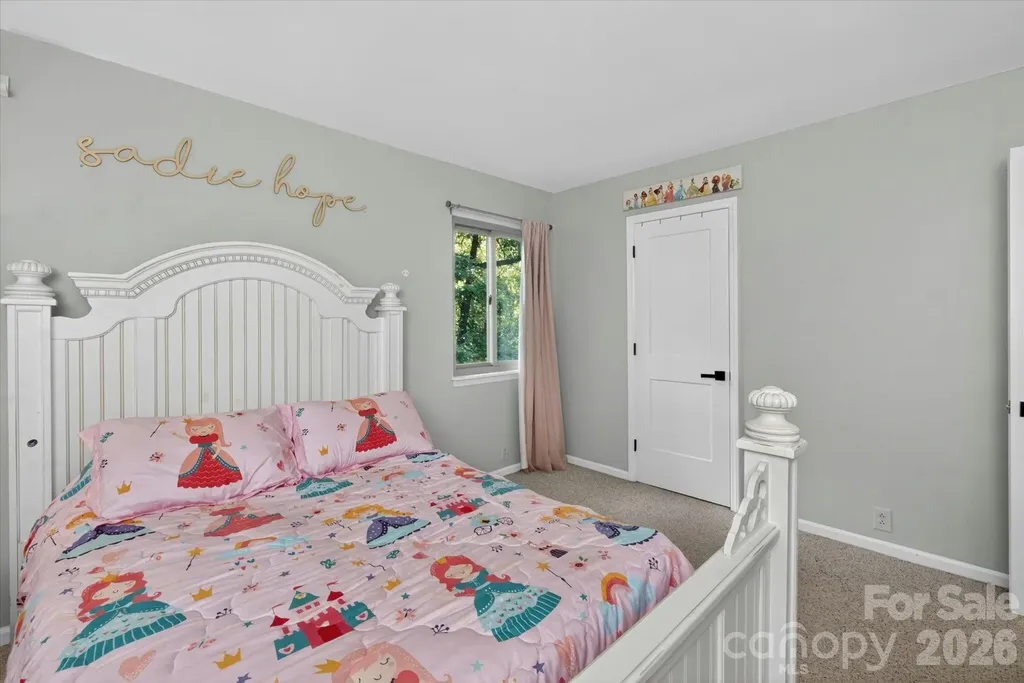 7611 Robin Crest Road Charlotte NC 28226