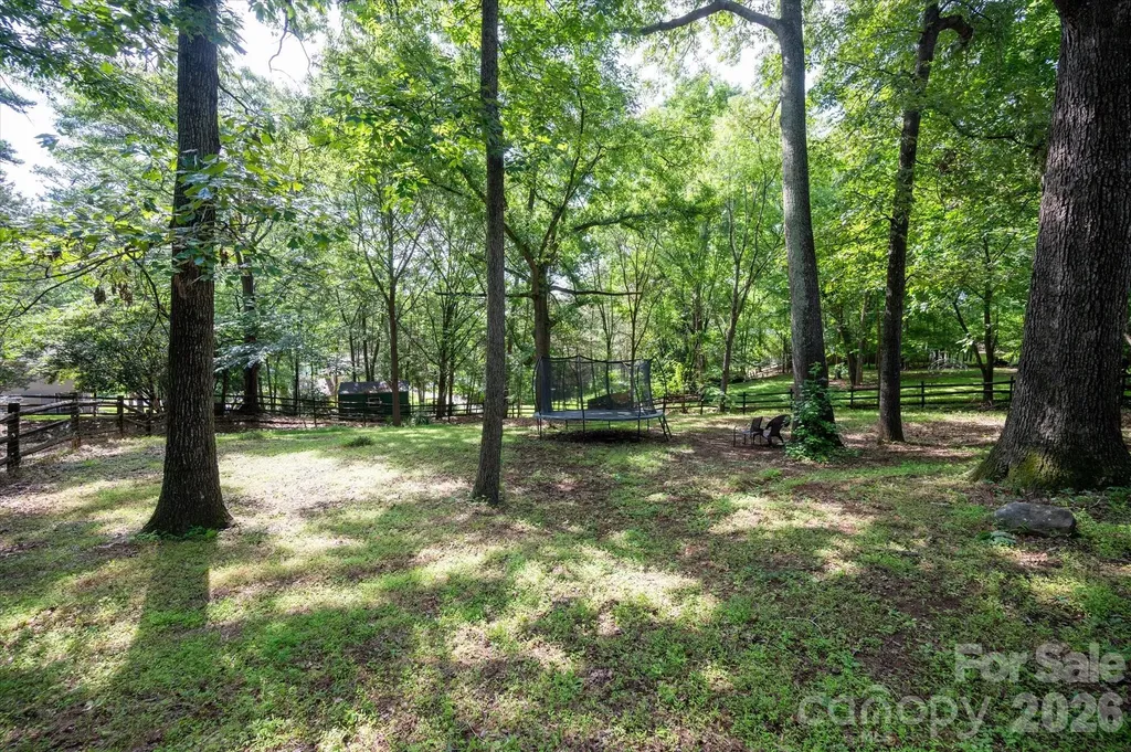7611 Robin Crest Road Charlotte NC 28226