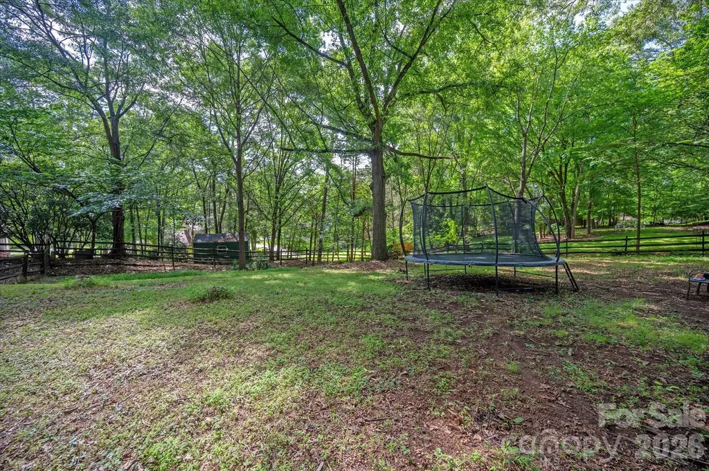 7611 Robin Crest Road Charlotte NC 28226