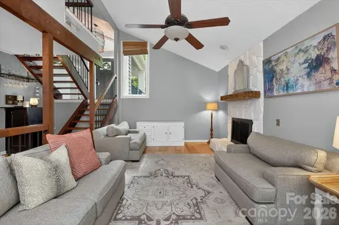 7611 Robin Crest Road Charlotte NC 28226