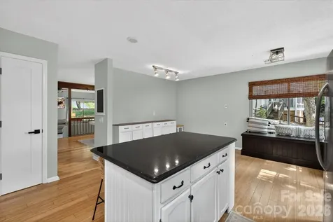 7611 Robin Crest Road Charlotte NC 28226