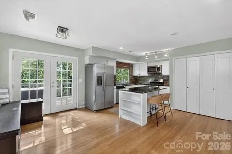 7611 Robin Crest Road Charlotte NC 28226