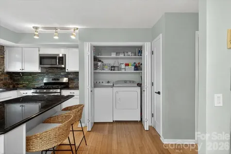 7611 Robin Crest Road Charlotte NC 28226