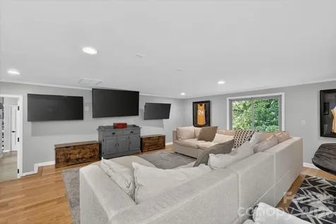 7611 Robin Crest Road Charlotte NC 28226