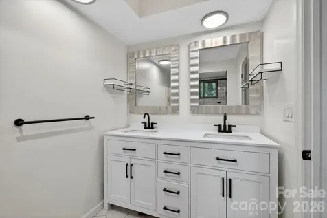 7611 Robin Crest Road Charlotte NC 28226
