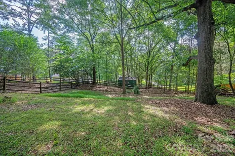 7611 Robin Crest Road Charlotte NC 28226
