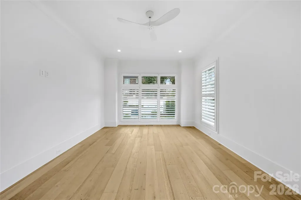 5042 Gilchrist Road Charlotte NC 28211