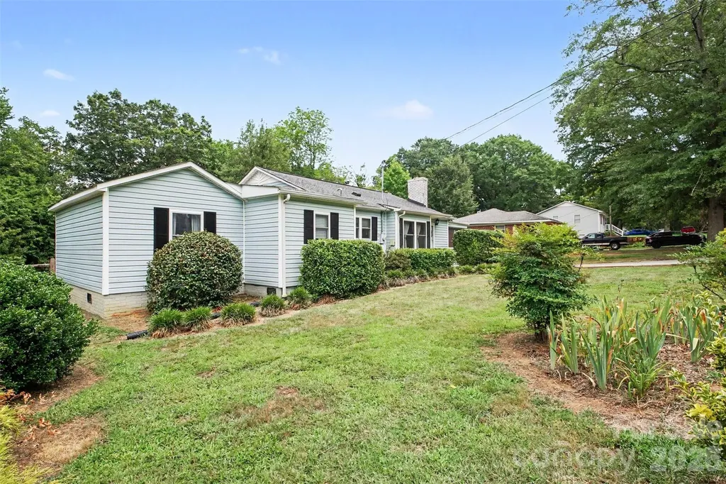 111 Cove Avenue Mount Holly NC 28120
