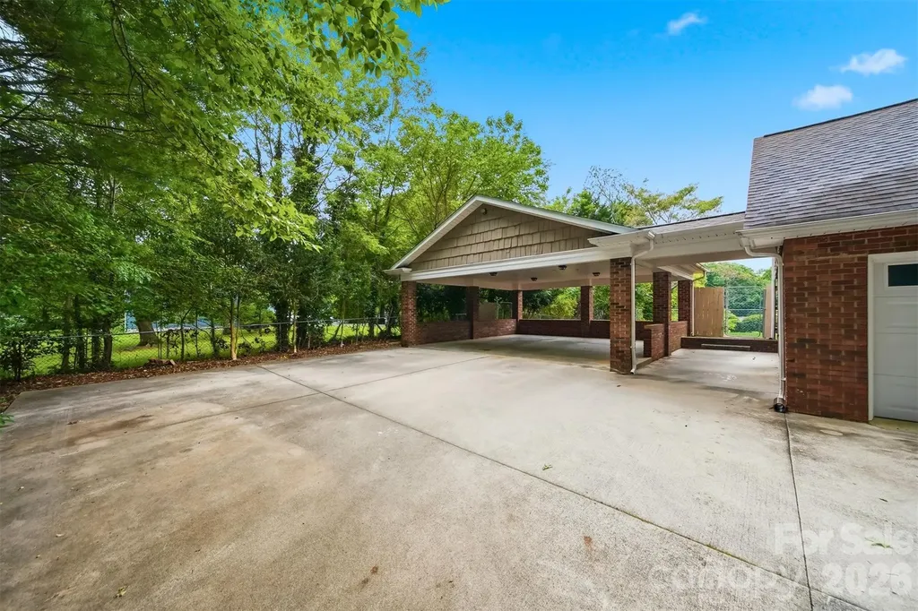 1085 19th Avenue Place NW Hickory NC 28601