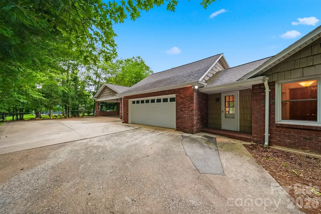 1085 19th Avenue Place NW Hickory NC 28601