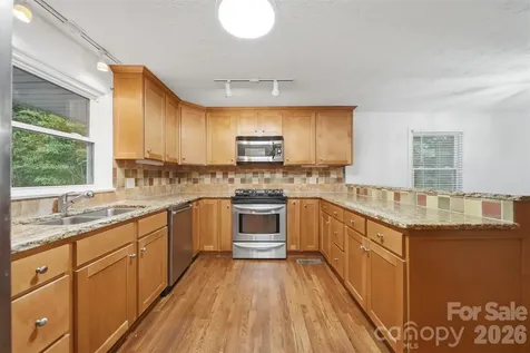 1085 19th Avenue Place NW Hickory NC 28601