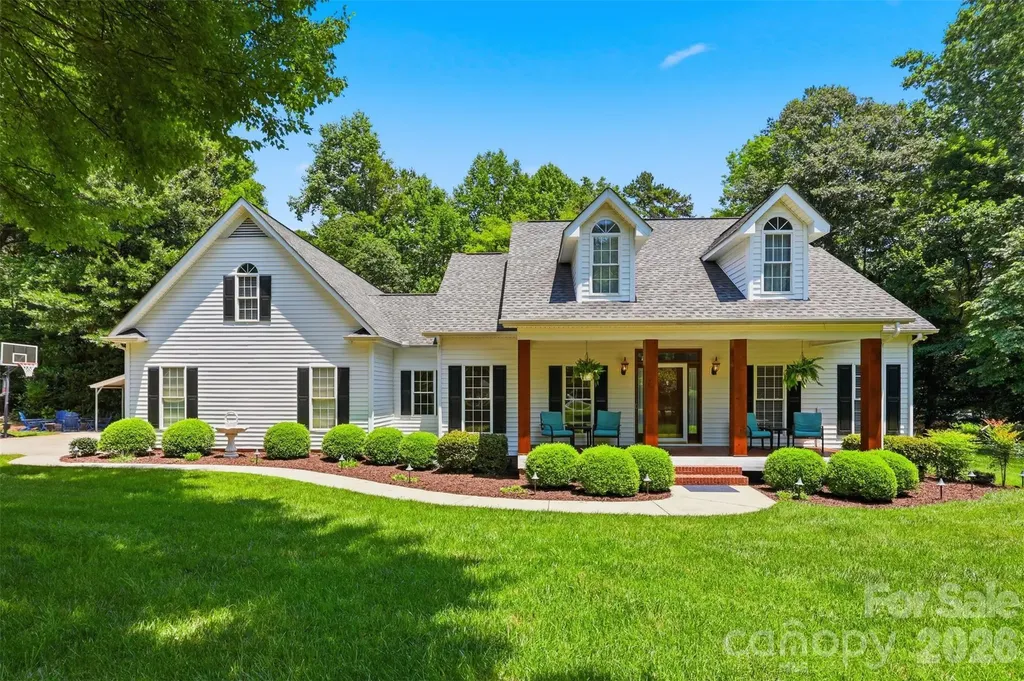 2230 Wedgewood Drive Matthews NC 28104