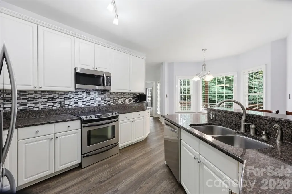 2230 Wedgewood Drive Matthews NC 28104