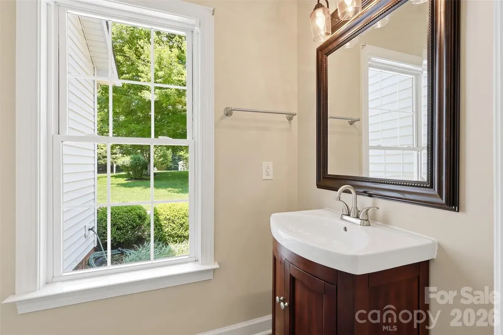 2230 Wedgewood Drive Matthews NC 28104