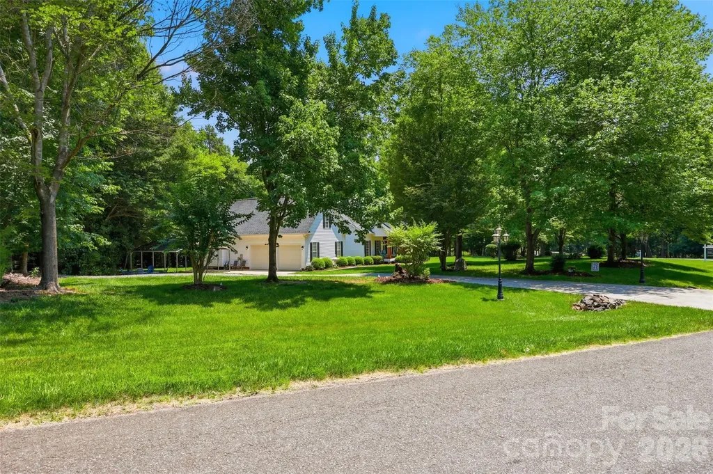2230 Wedgewood Drive Matthews NC 28104