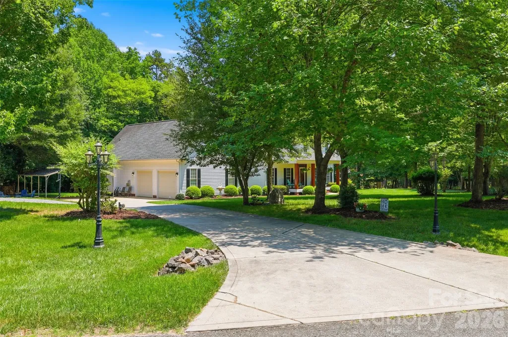2230 Wedgewood Drive Matthews NC 28104