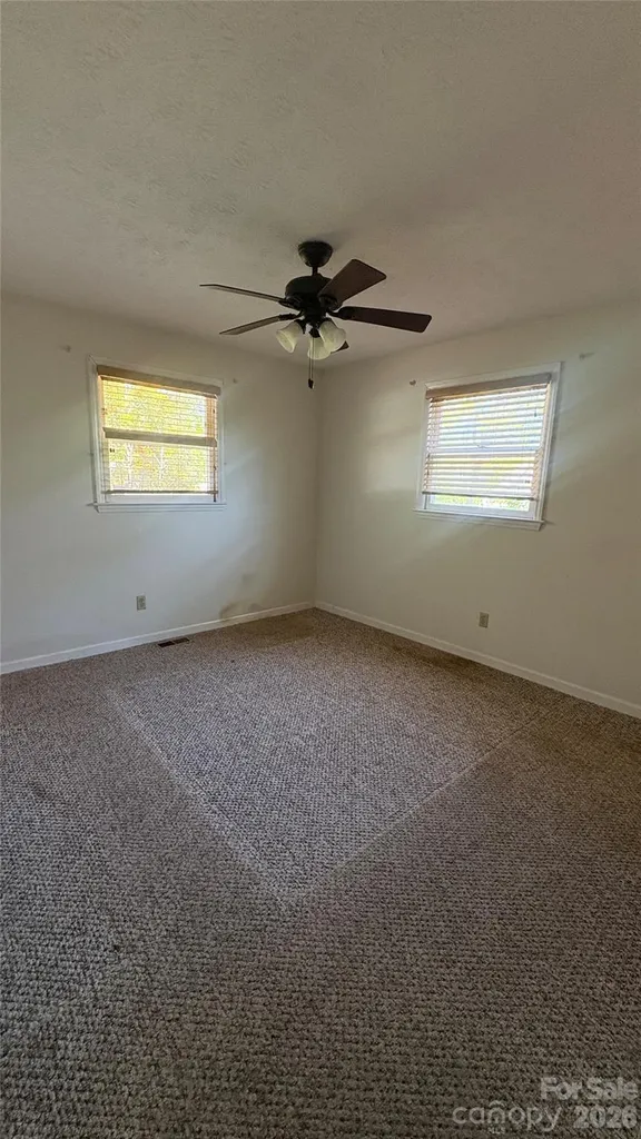 132 Haynes Street Hendersonville NC 28791