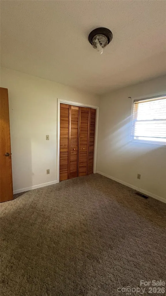 132 Haynes Street Hendersonville NC 28791