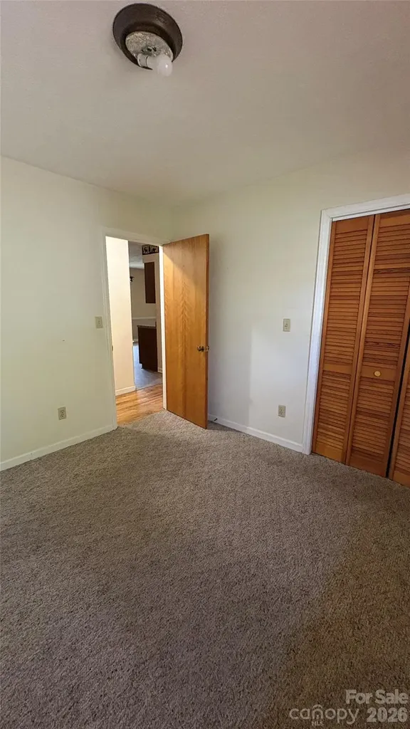 132 Haynes Street Hendersonville NC 28791