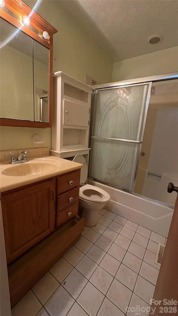 132 Haynes Street Hendersonville NC 28791