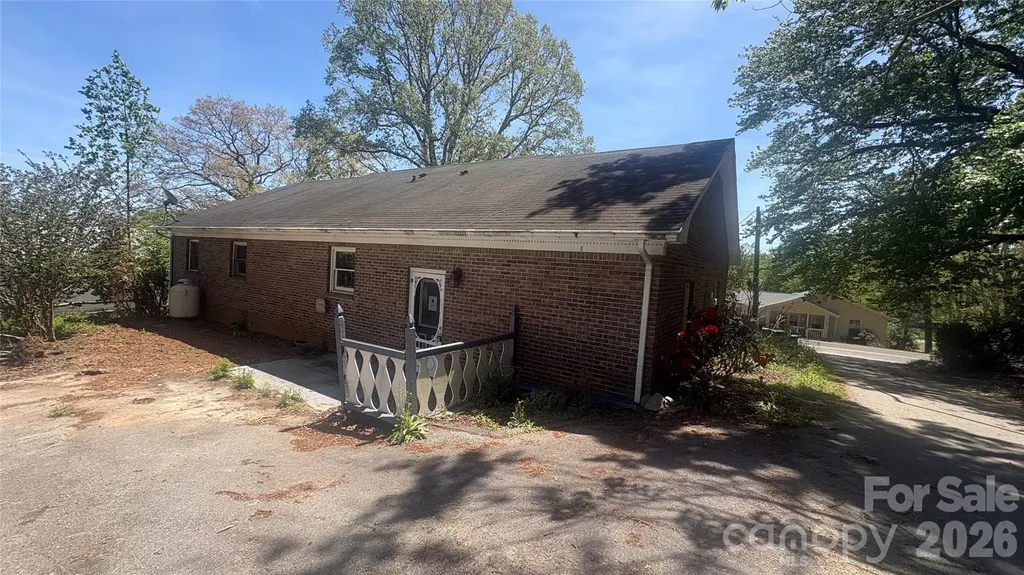 132 Haynes Street Hendersonville NC 28791