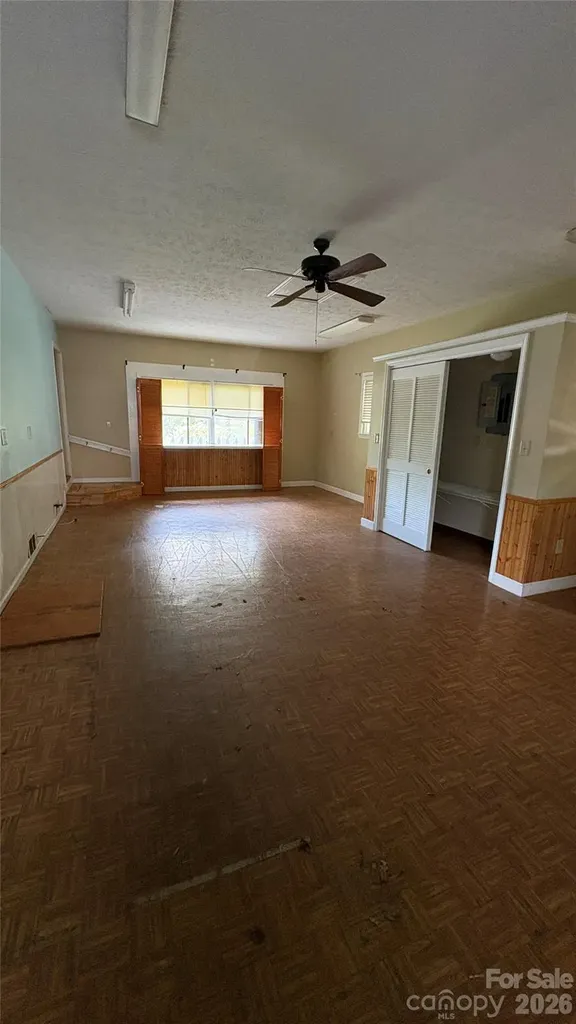 132 Haynes Street Hendersonville NC 28791