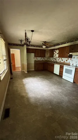 132 Haynes Street Hendersonville NC 28791