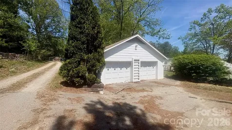 132 Haynes Street Hendersonville NC 28791